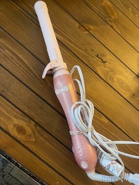 Beachwaver Pink Glitter 1" B1 Curling Wand used